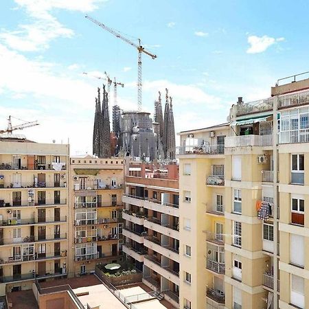 Sagrada Familia Views Nos Preocupa Su Seguridad Lägenhet Barcelona Exteriör bild